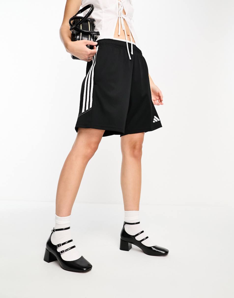 ASOS DESIGN Socco mid block heeled mary jane shoes in black