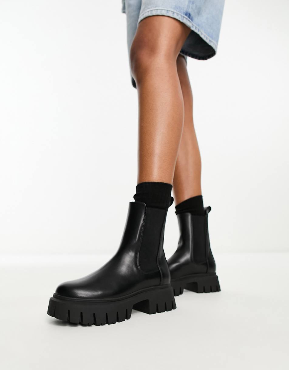 ASOS DESIGN Wide Fit Anthem chunky chelsea boots in black
