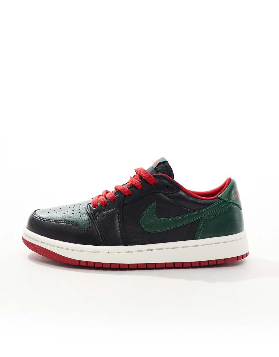 Nike Air Jordan 1 Low sneakers in black and green