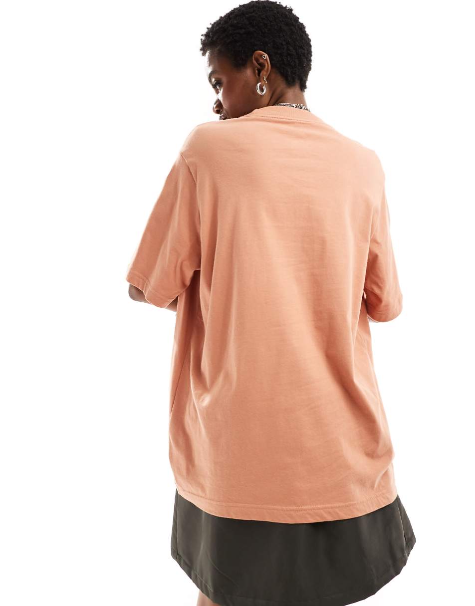 Nike Essentials T-shirt in orange