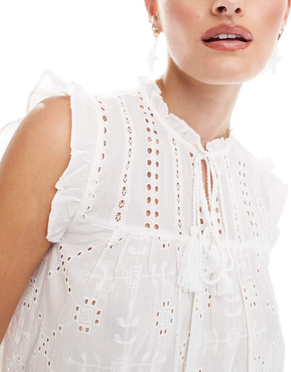 ONLY broidery sleeveless top in white