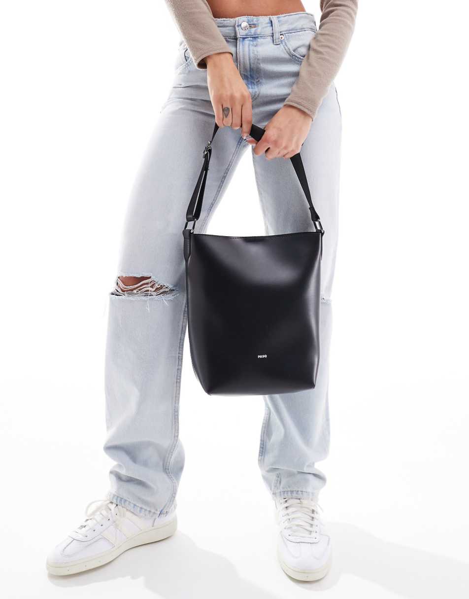 PASQ shoulder bucket bag in black
