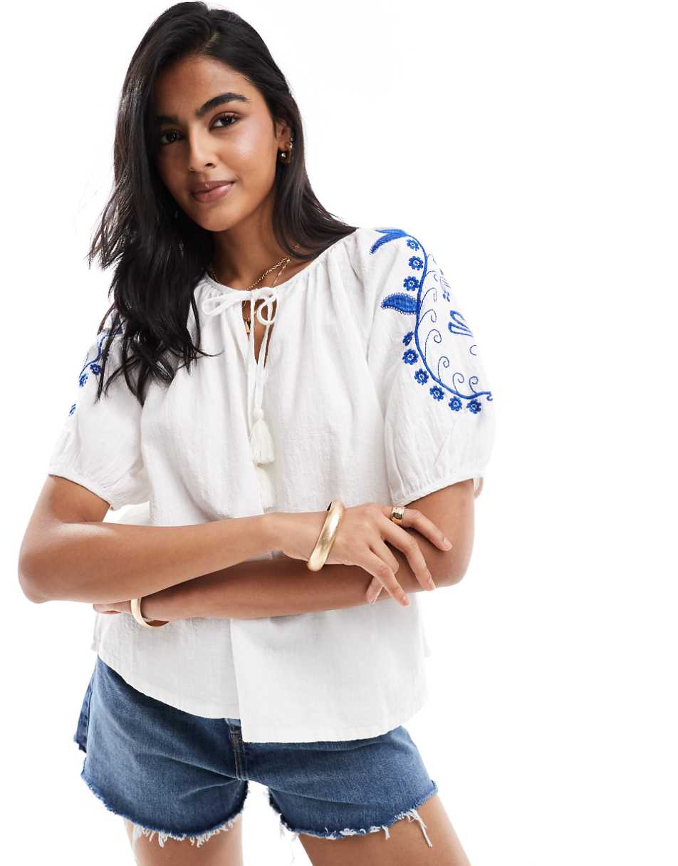 JDY embroidered sleeve top in white