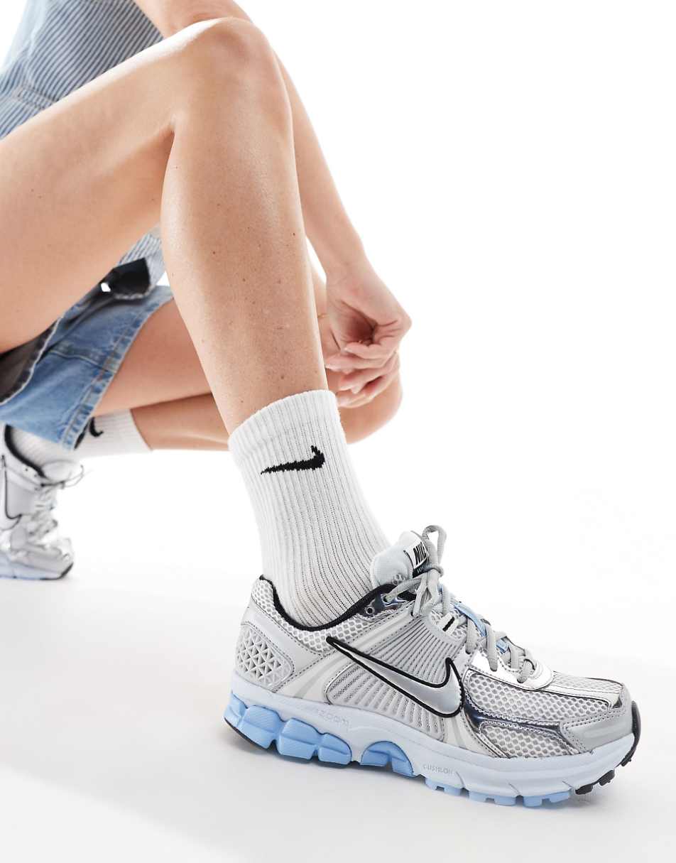 Nike Zoom Vomero 5 sneakers in white & silver