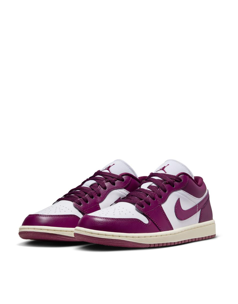 Nike Air Jordan 1 Low sneakers in white and burgundy