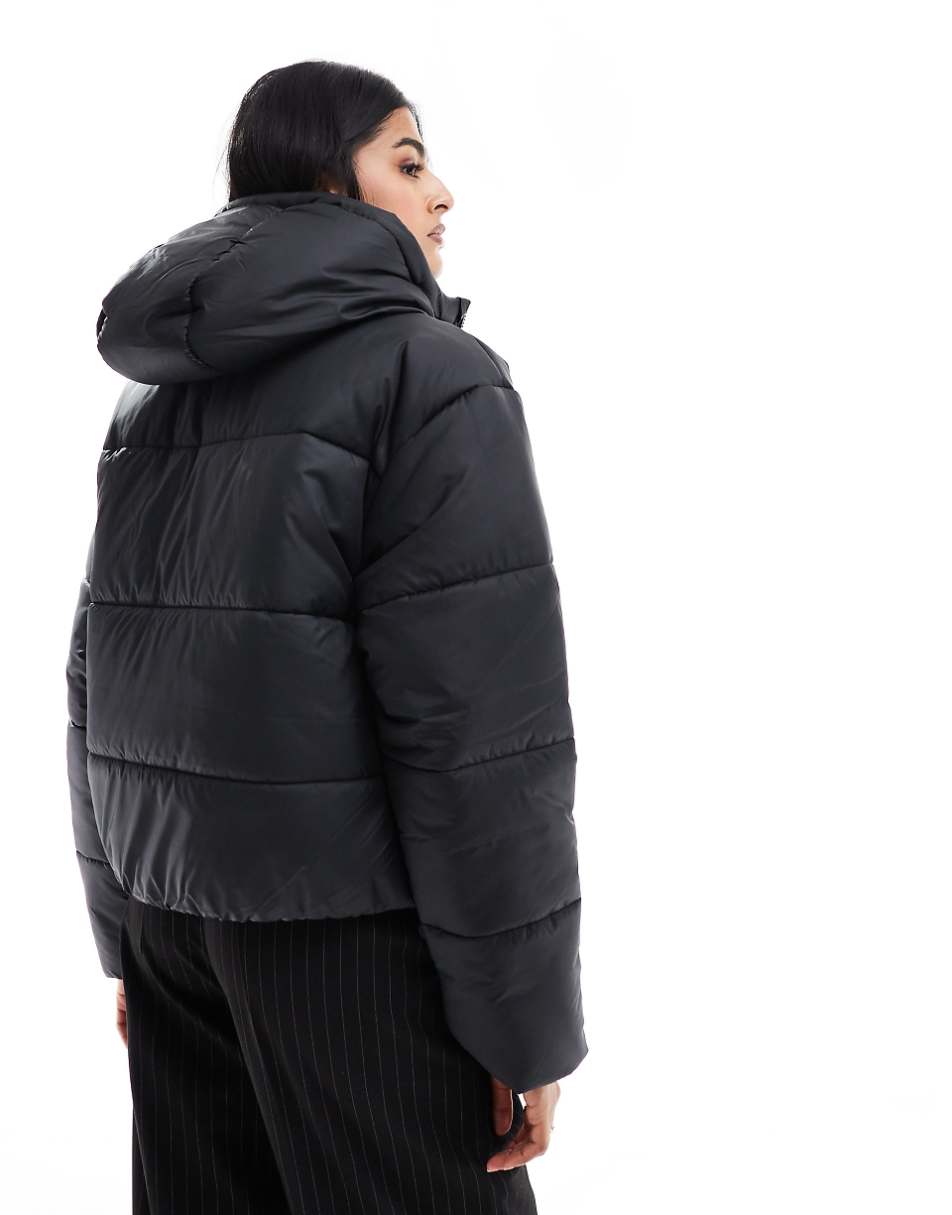 Nike Puffer jacket in black