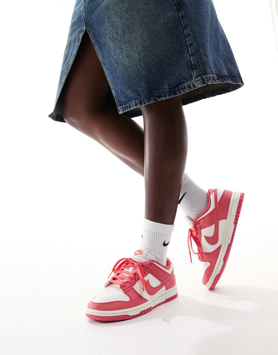 Nike Dunk Low sneakers in pink