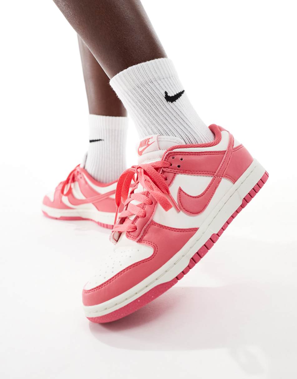 Nike Dunk Low sneakers in pink