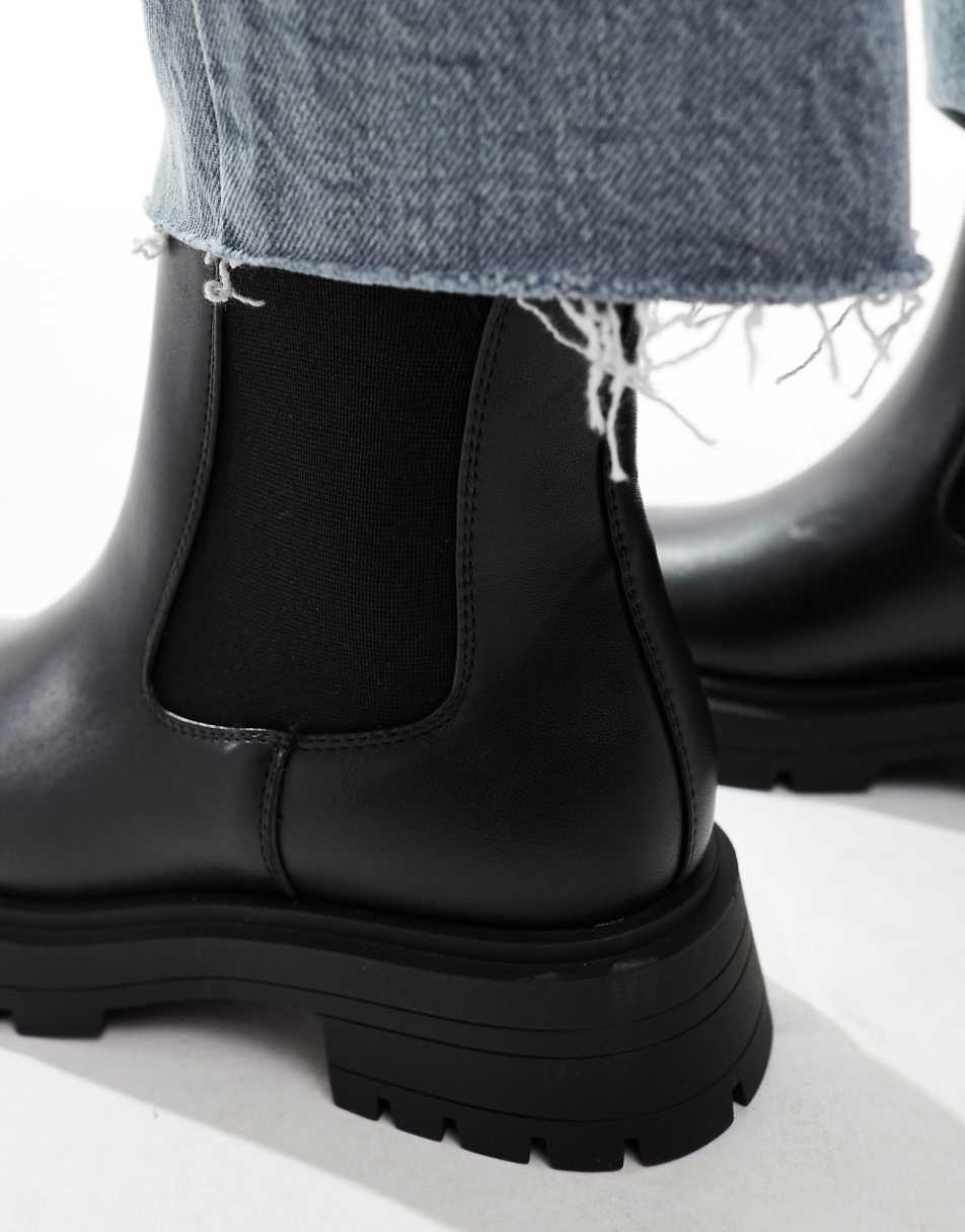 ASOS DESIGN Wide Fit Adjust chunky chelsea boots in black