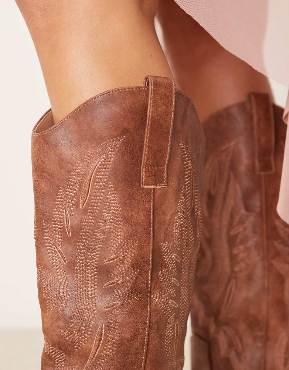 Glamorous western knee boots in brown
