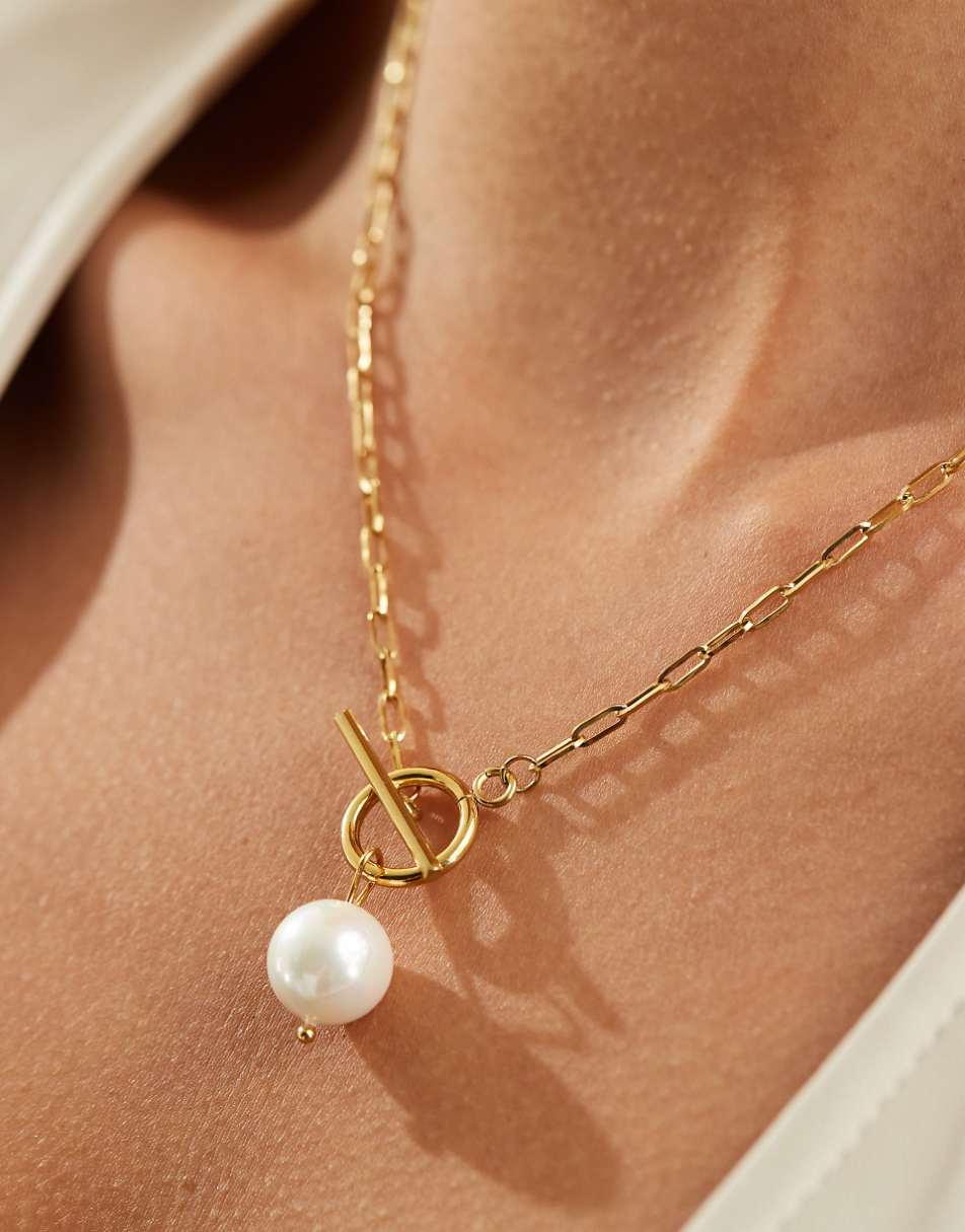 Lost Souls stainless steel t-bar with pearl pendant necklace in 18k gold plated