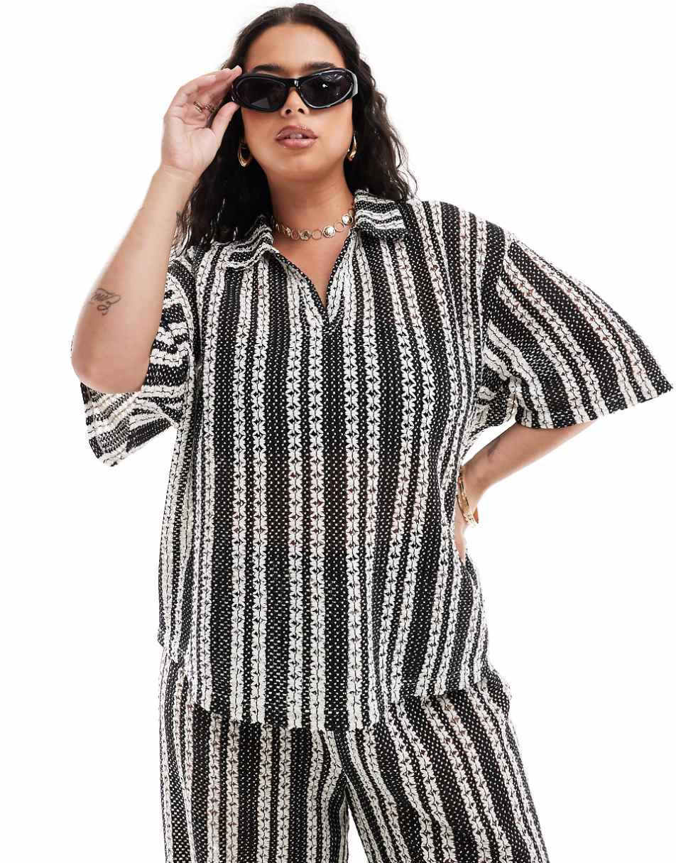 Extro & Vert Plus crochet shirt in black and white - part of a set