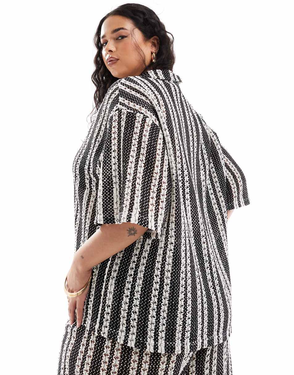 Extro & Vert Plus crochet shirt in black and white - part of a set