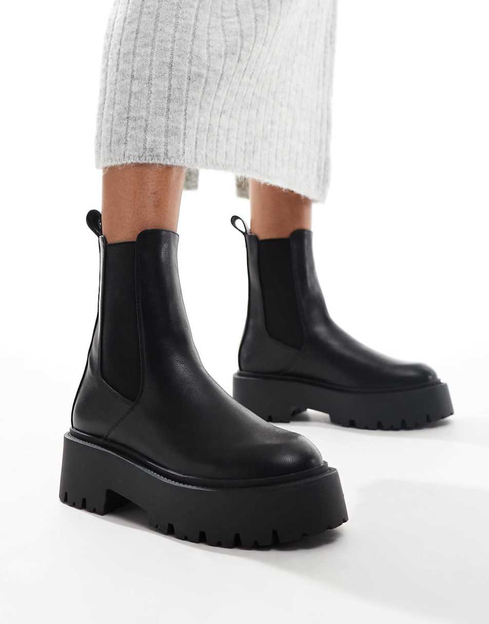 ASOS DESIGN Wide Fit Amy chunky chelsea boots in black