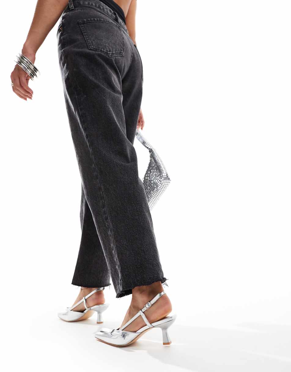 Glamorous slingback kitten heel shoes with bow in silver