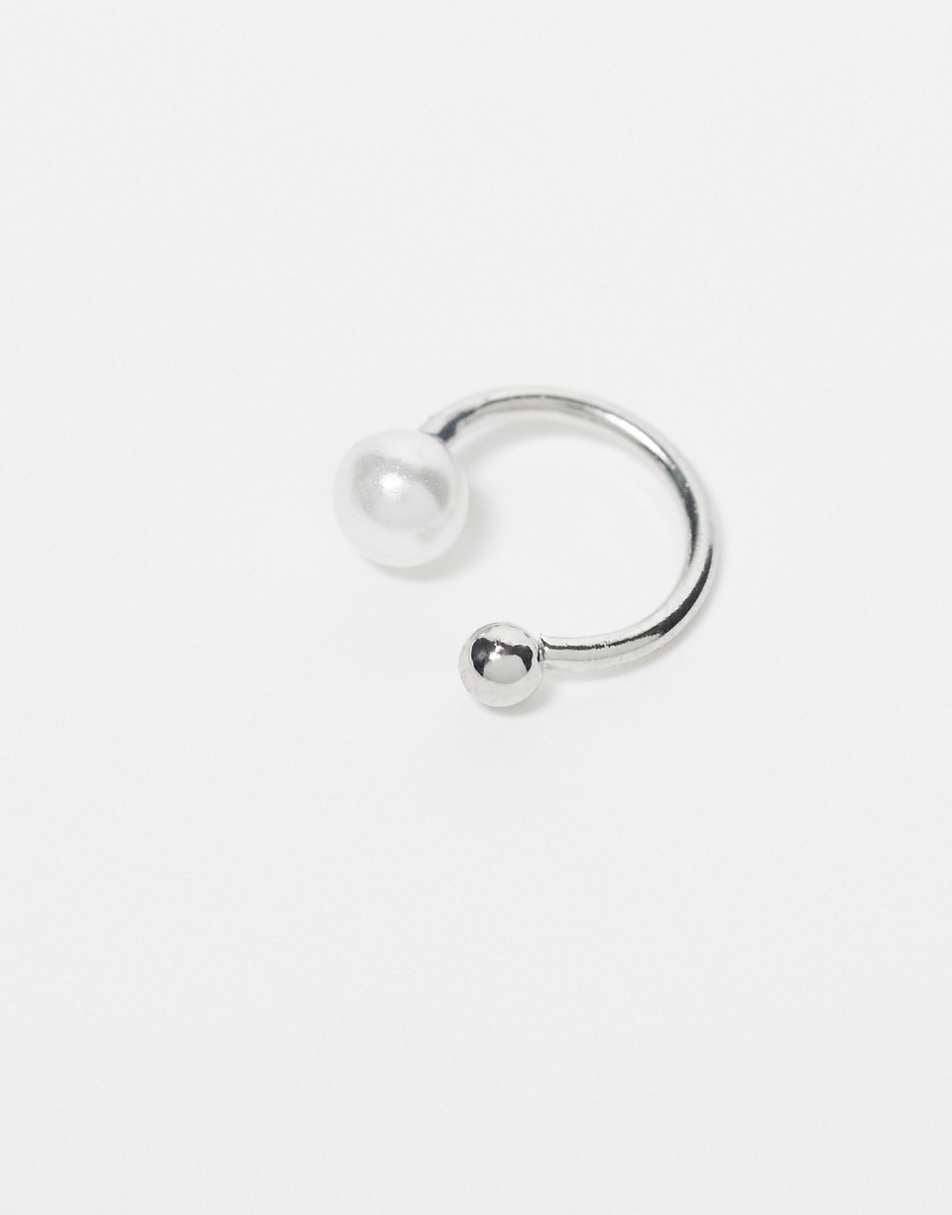 Faded Future ear cuff with pearl in silver