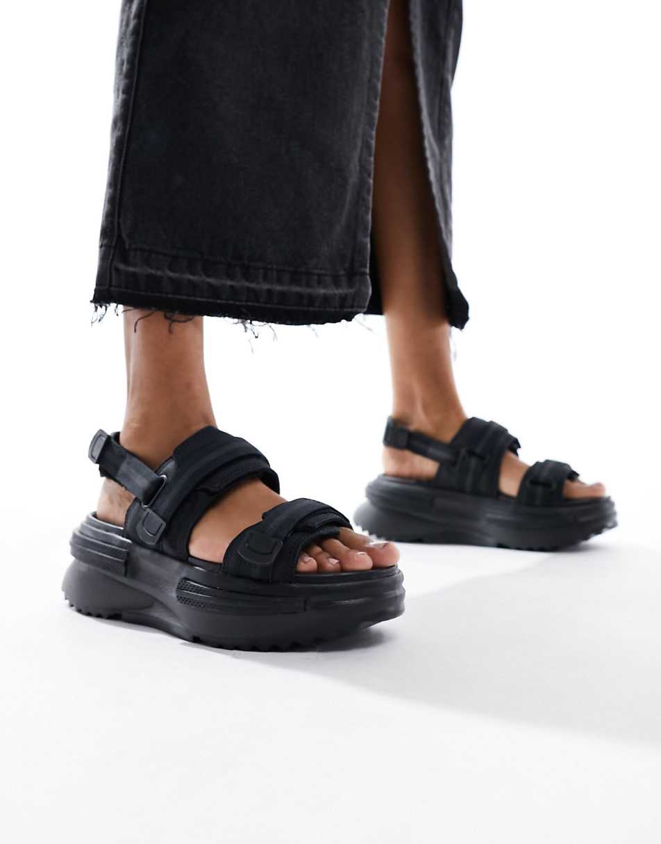 Converse Run Star Utility sandals in black