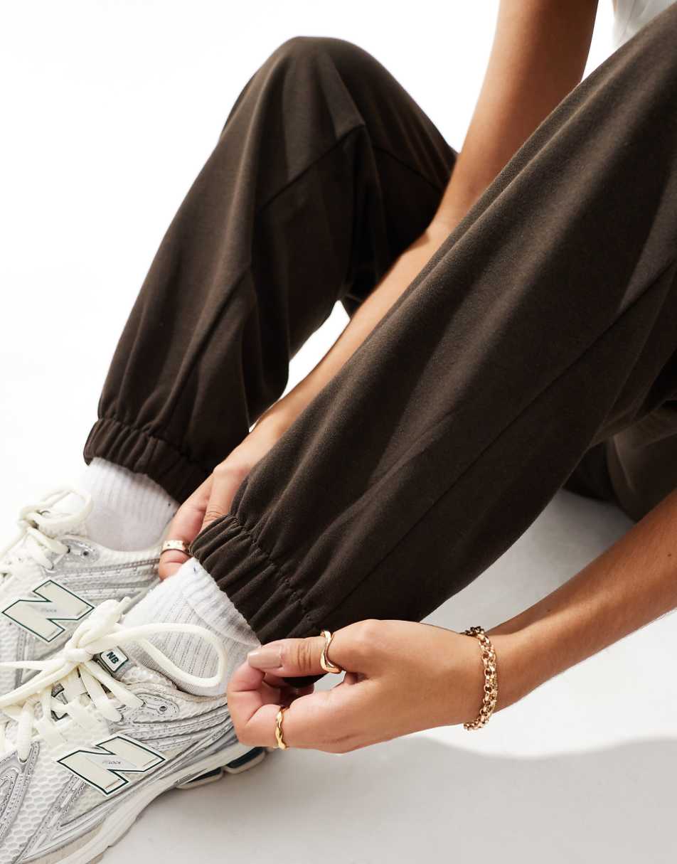 Bershka cuffed sweatpants in chocolate