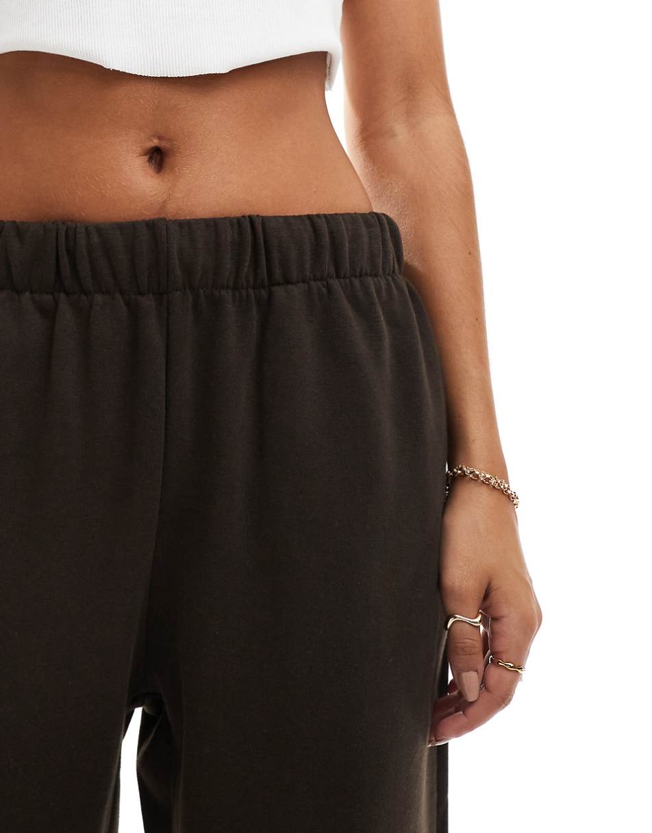 Bershka cuffed sweatpants in chocolate
