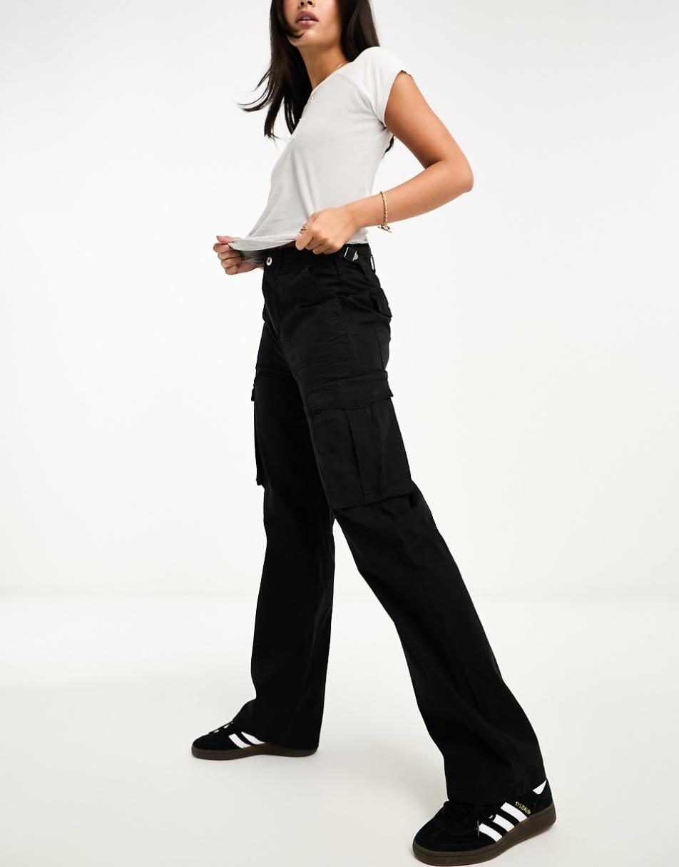 Bershka straight leg cargo pants in black