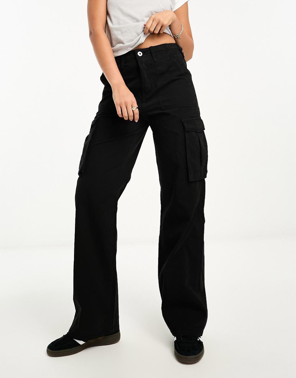 Bershka straight leg cargo pants in black