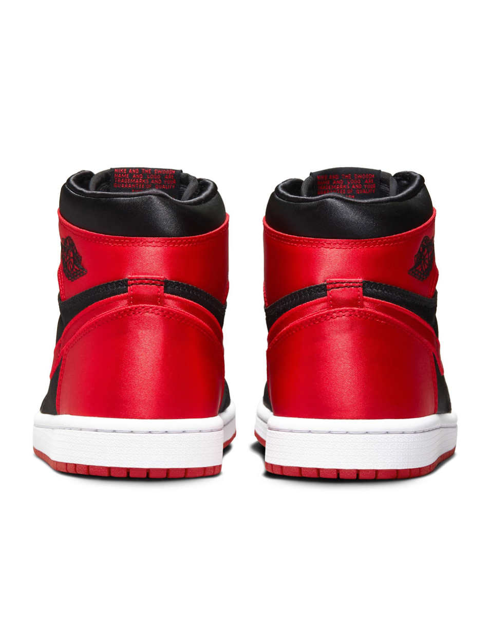 Air Jordan 1 retro high sneakers in black and red