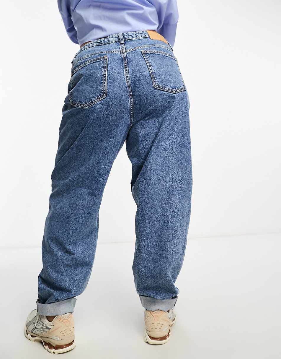 ASOS DESIGN Curve high rise relaxed mom jeans in mid blue