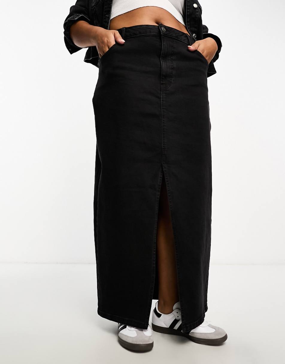 ASOS DESIGN Curve denim maxi skirt with split hem in washed black