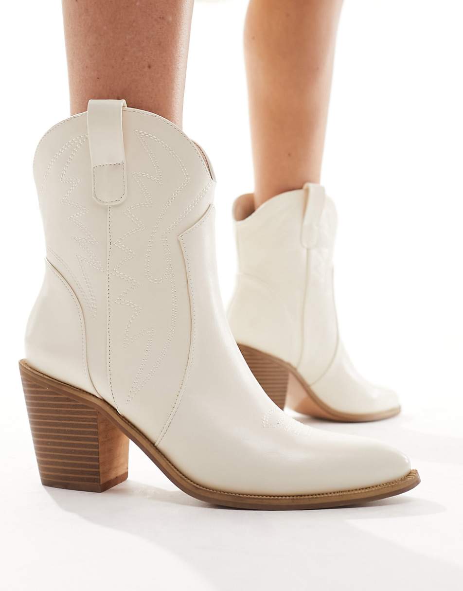 Glamorous western ankle boots in cream