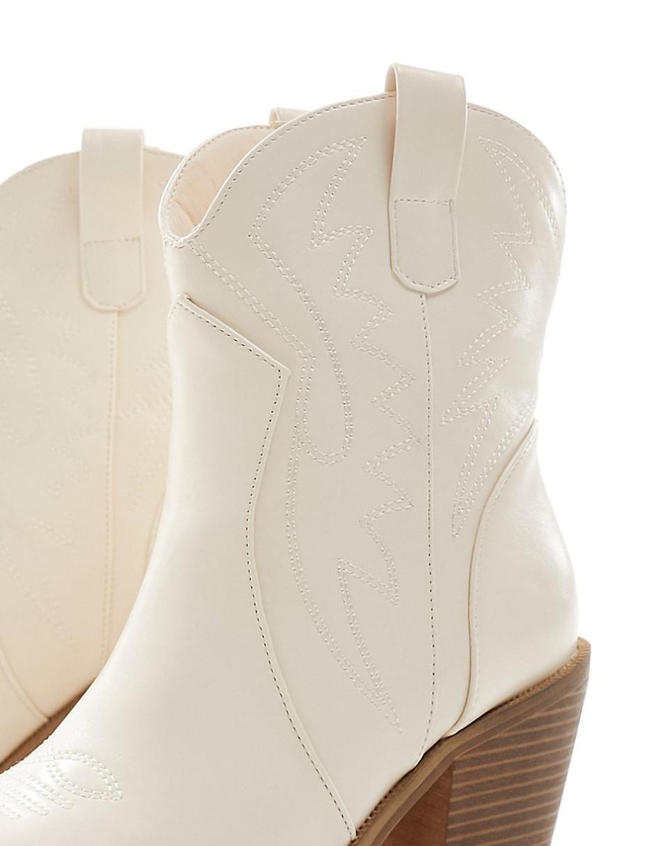 Glamorous western ankle boots in cream