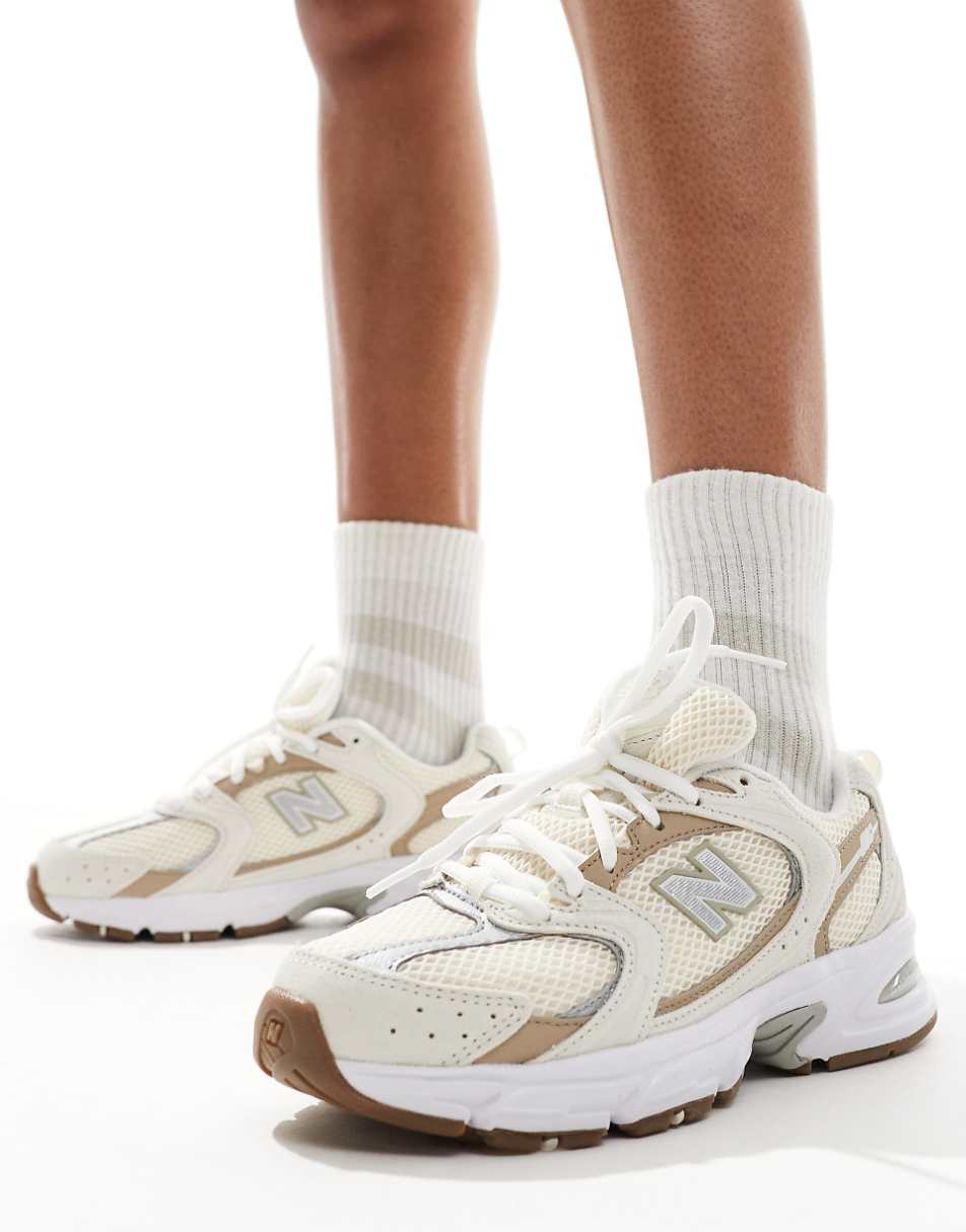 New Balance 530 sneakers with gum sole in beige