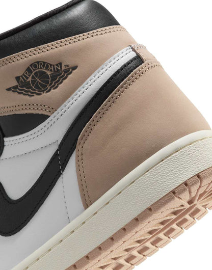 Nike Air Jordan 1 Retro High sneakers in black and brown