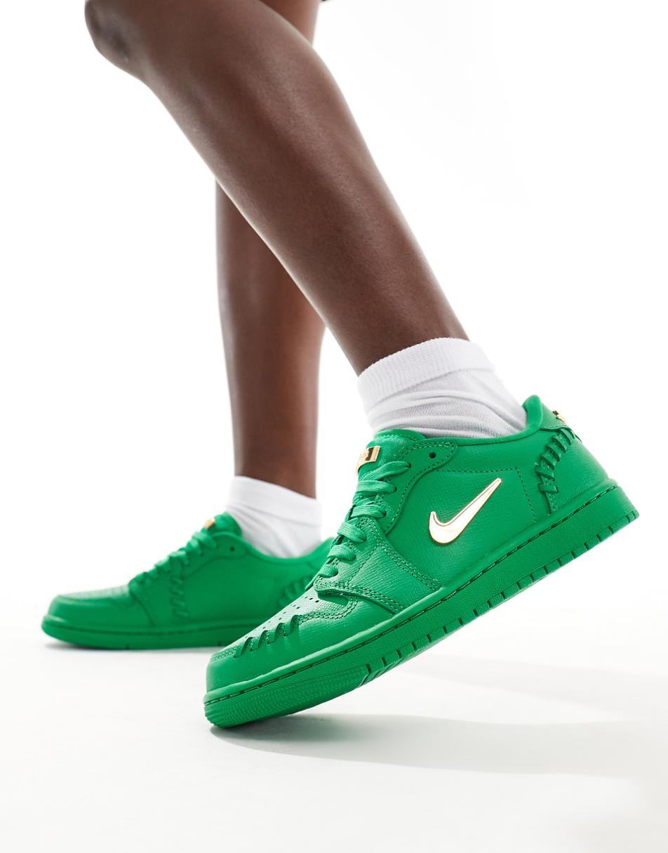 Nike Air Jordan Method make low sneakers in green