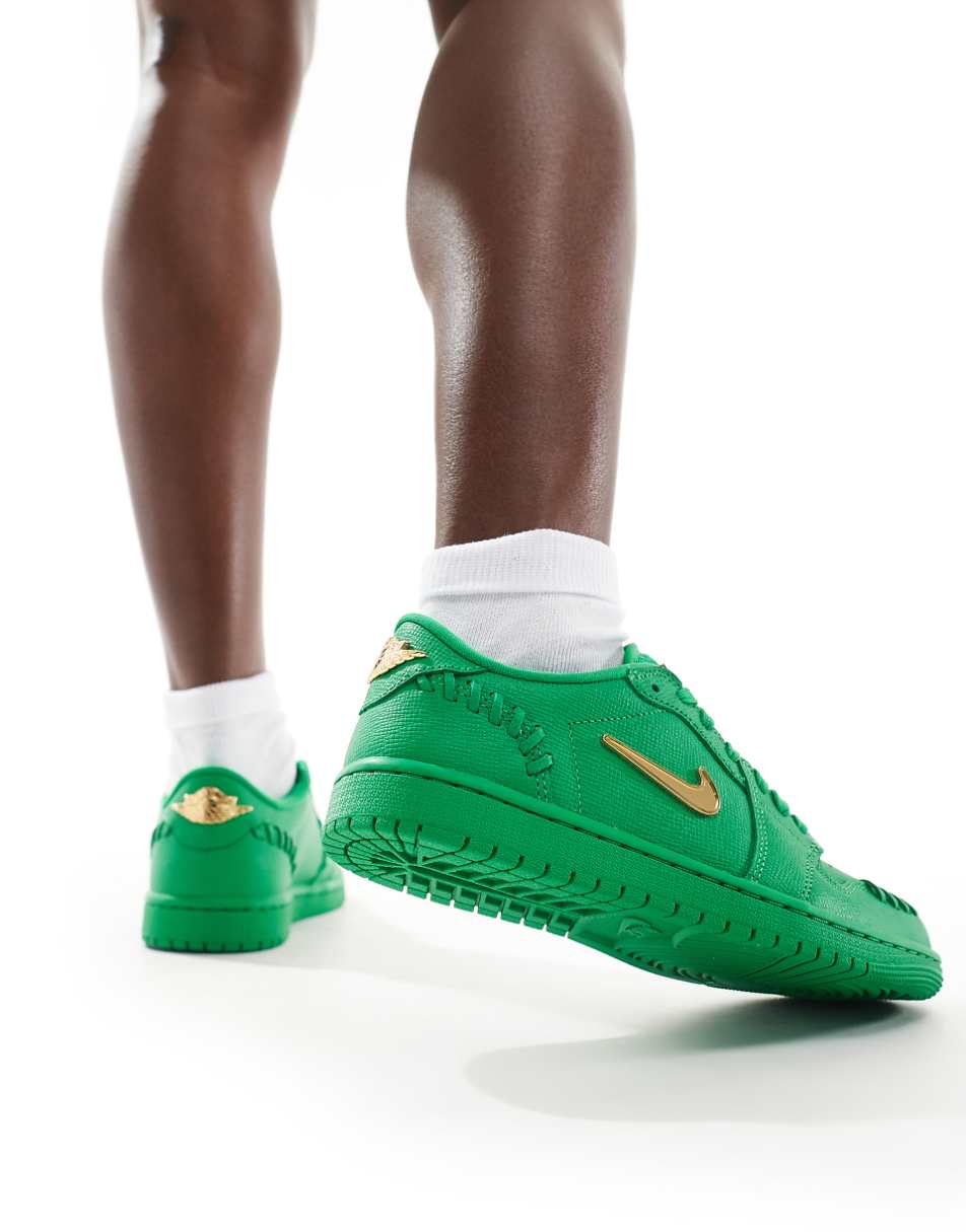 Nike Air Jordan Method make low sneakers in green