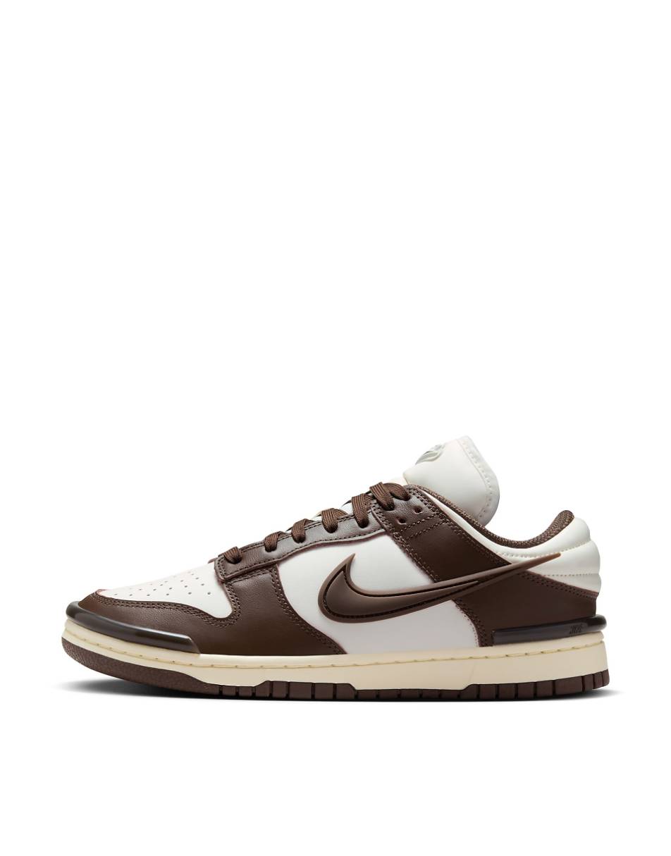 Nike Dunk Low Twist sneakers in brown