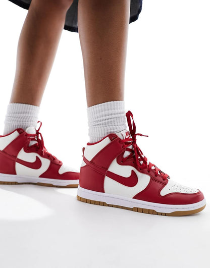 Nike Dunk High sneakers in red and white