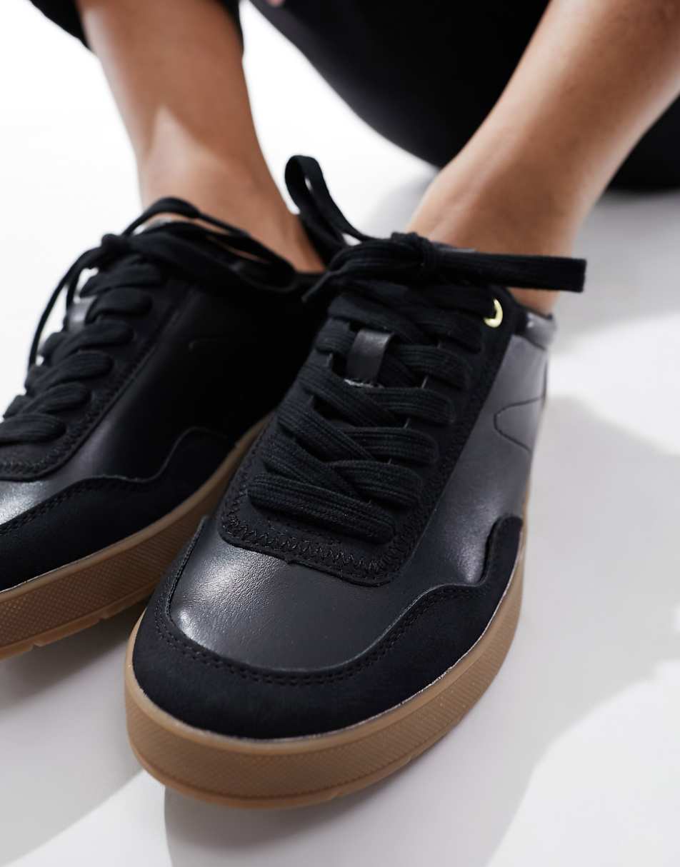 ASOS DESIGN Deuce retro sneakers in black