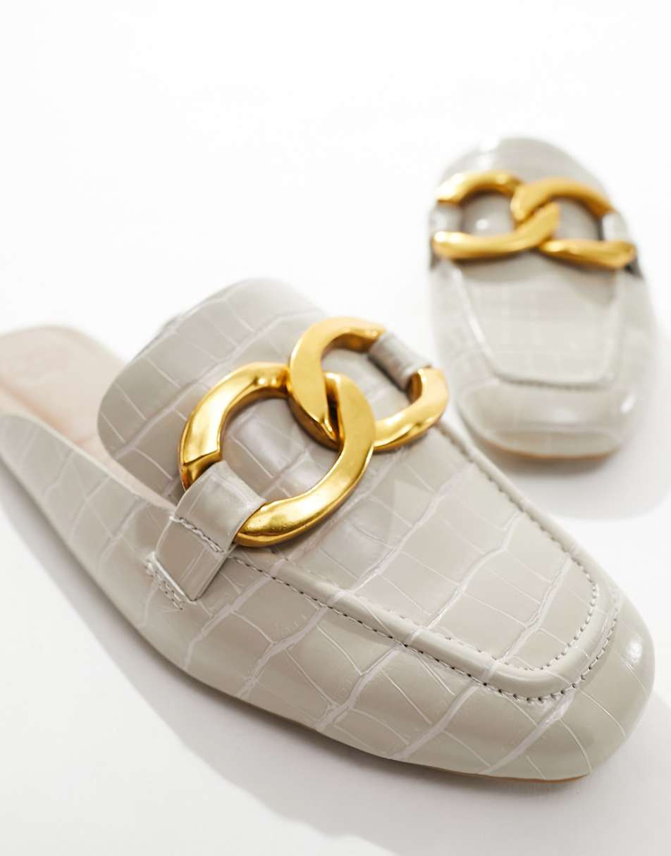 ASOS DESIGN Wide Fit Mia mule in off white