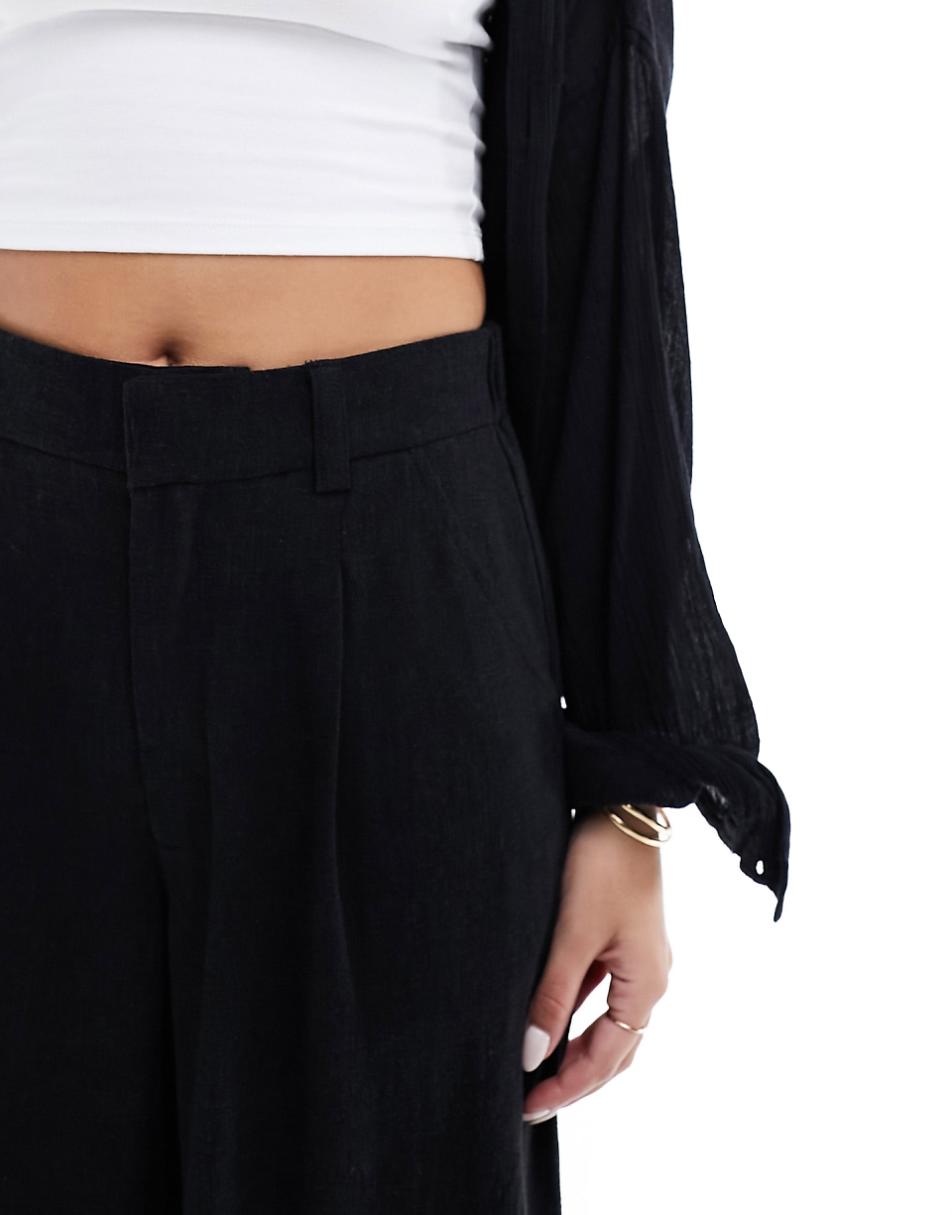 ASOS DESIGN dad culotte with linen in black