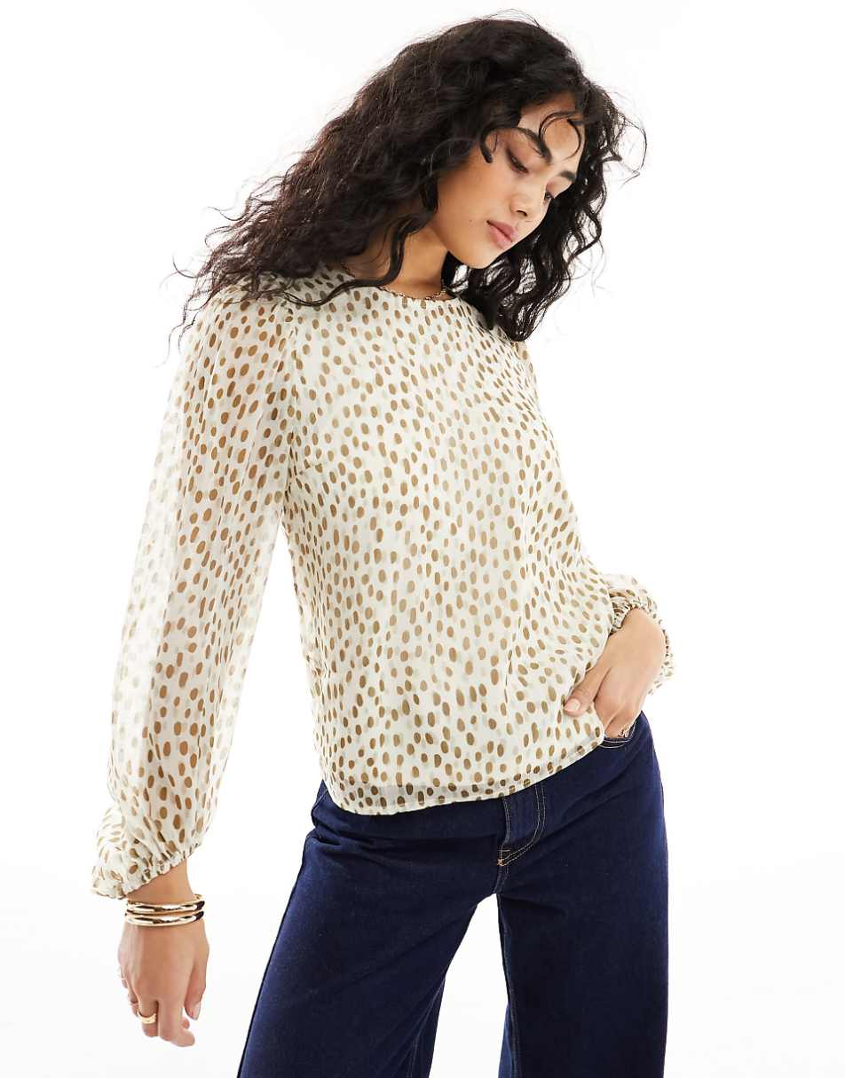 Vila volume sleeve top in neutral spot print