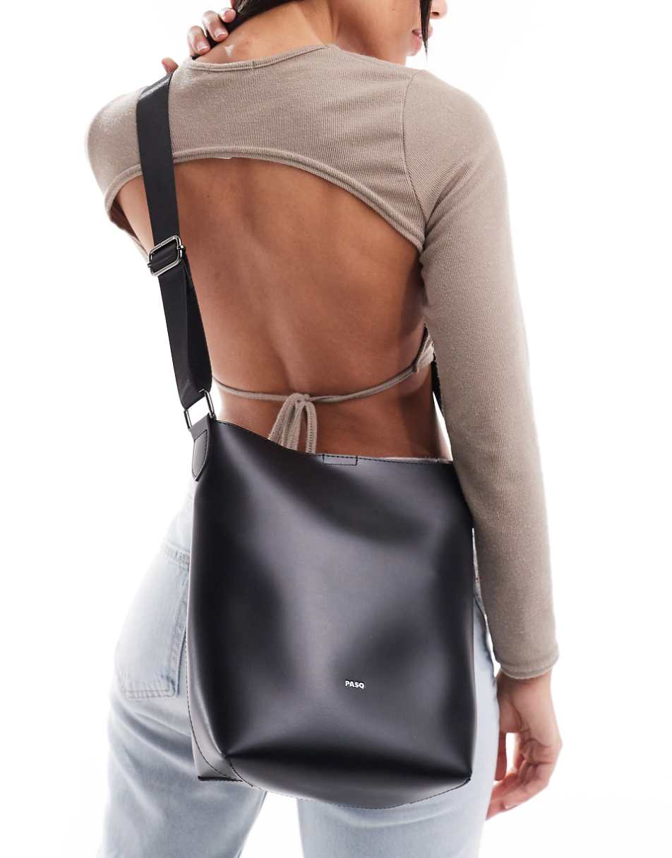 PASQ shoulder bucket bag in black
