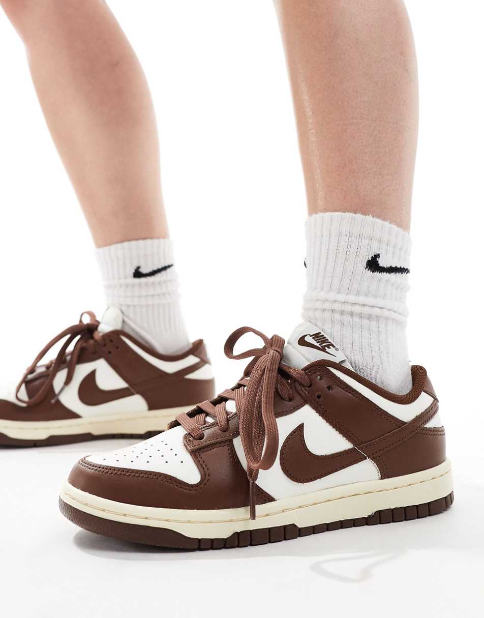 Nike Dunk Low sneakers in cacao wow