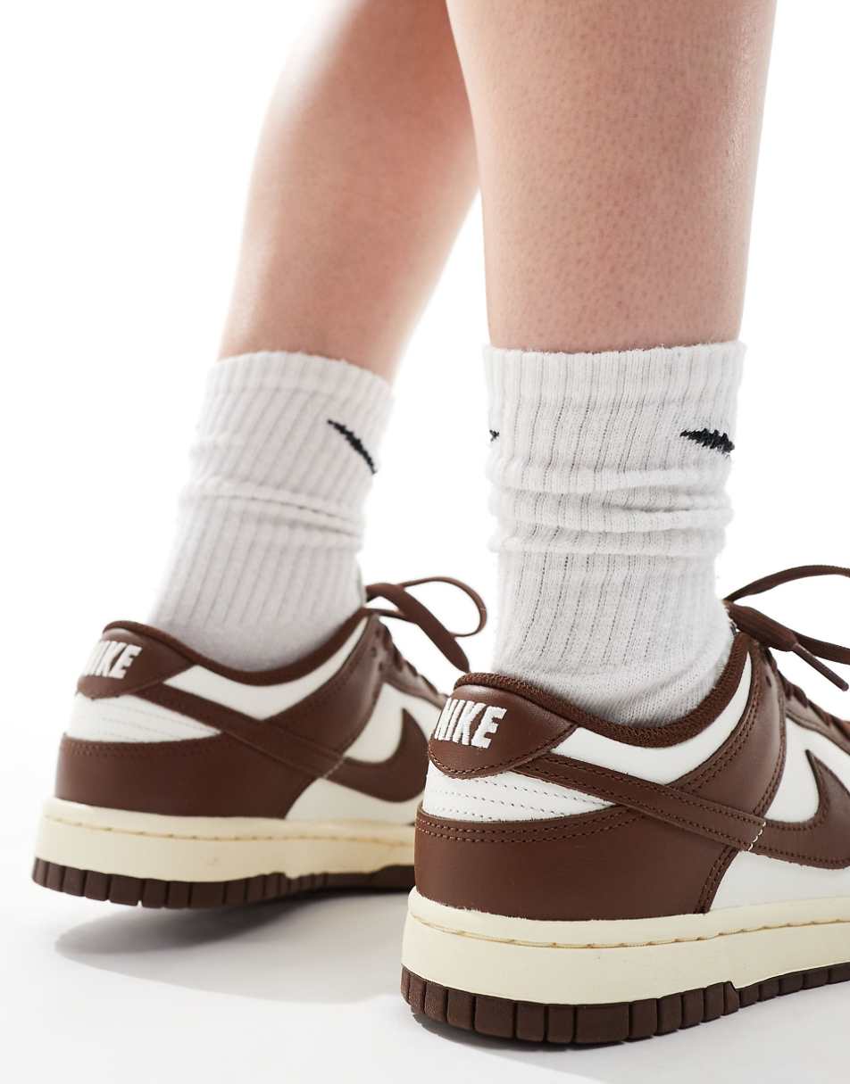 Nike Dunk Low sneakers in cacao wow