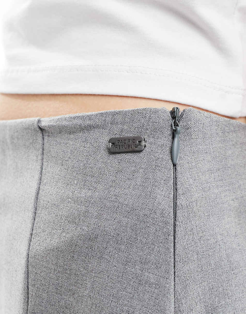 Pull&Bear pleated mini skirt in light gray