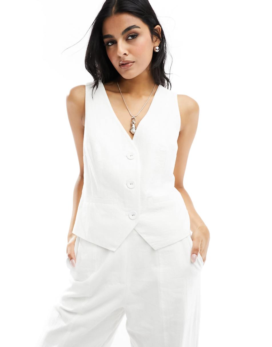 4th & Reckless linen look tailored cross back vest in white - part of a set