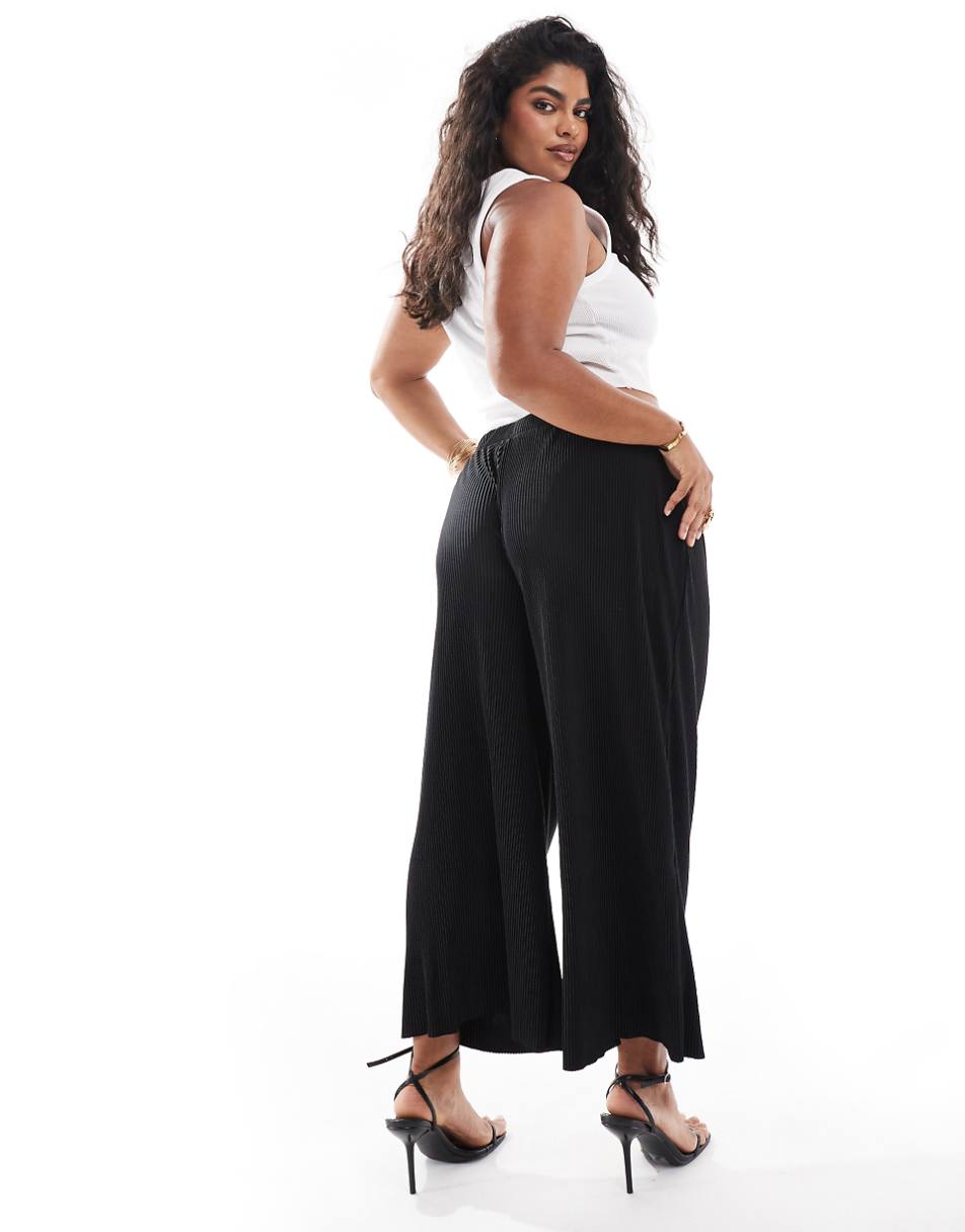 ASOS DESIGN Curve plisse wide leg culottes in black