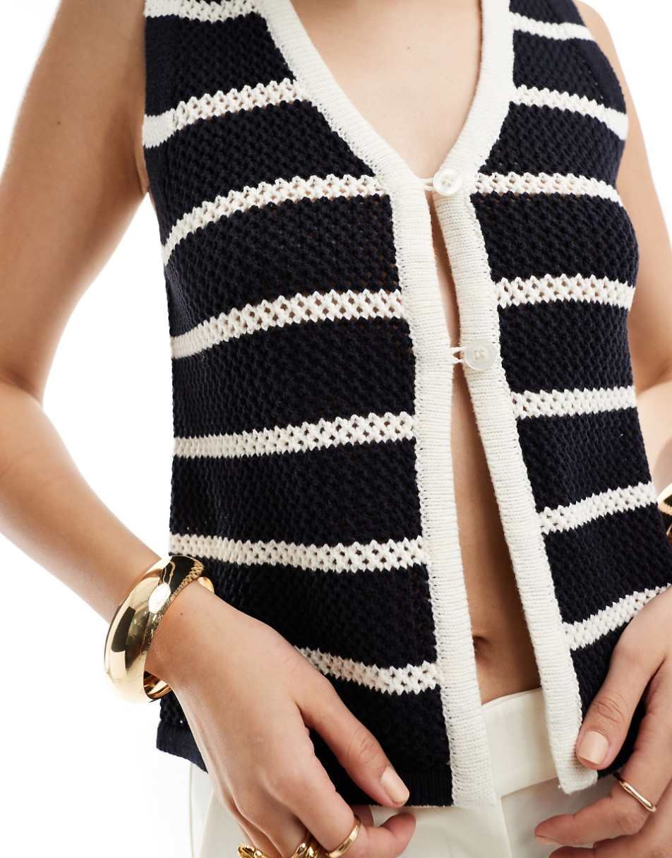 4th & Reckless knit contrast edge button detail vest in black stripe