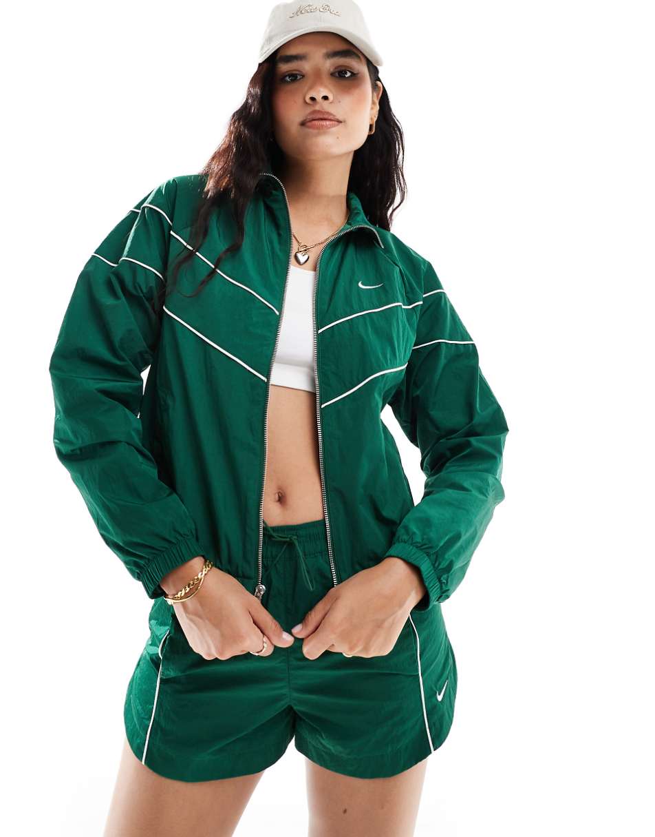 Nike woven jacket in green