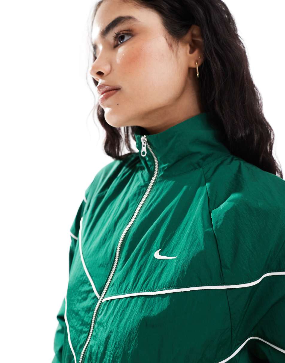 Nike woven jacket in green