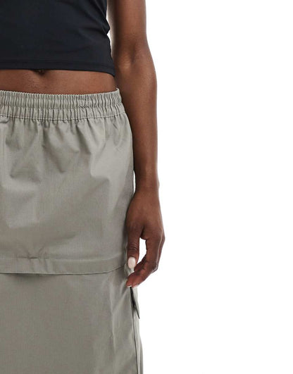 Nike essential cargo midi skirt in gray